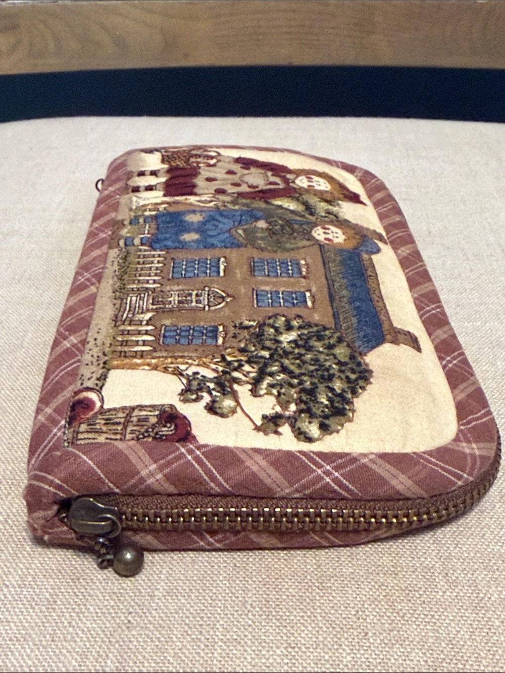 Vintage Cottage Core Handcrafted Folk Art Zip-Around Wallet - Picture 6 of 11